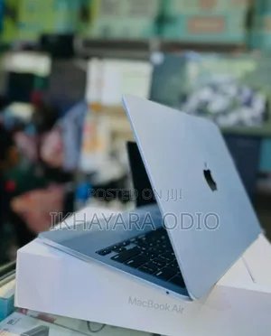 Laptop Apple MacBook Air 2024 M3 15-Inch 16GB Intel Core M3 SSD 256GB