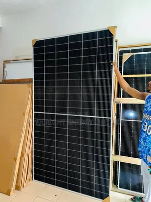 670watts Canadian Mono Crystalline Panel 144 Cells