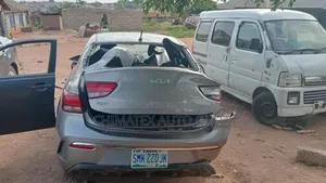 Kia Rio 2018 Back Glass Available We Deliver Install