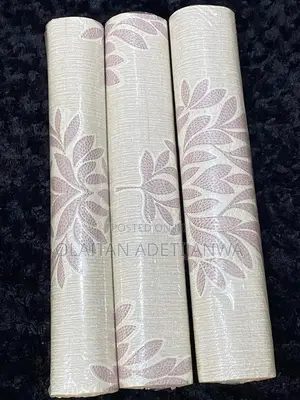 Italian Embossed Damask Design Wallpaperer