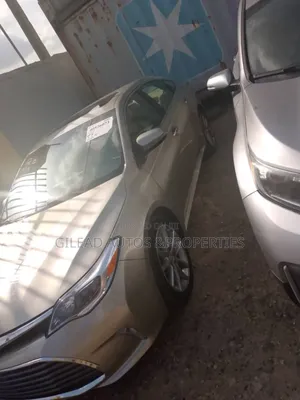 Toyota Avalon XLE 4dr Sedan (3.5L 6cyl 6A) 2014 Gold