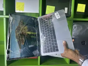 Laptop Apple MacBook Pro 2019 16GB Intel Core I7 SSD 256GB