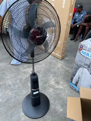 Maxi Rechargeable Fan 18" - New