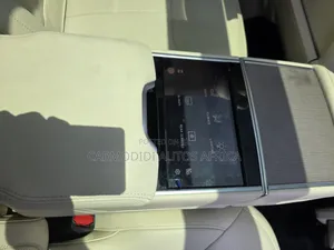 Land Rover Range Rover Vogue 2023 Brown