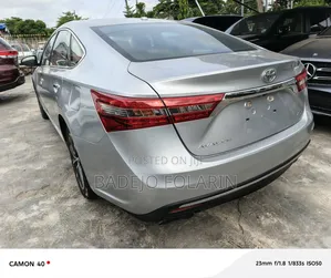 Toyota Avalon XLE Premium Sedan FWD (3.5L 6cyl 6A) 2017 Silver