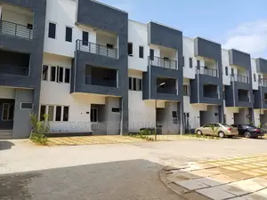 4bdrm Townhouse/Terrace in Mabushi for sale