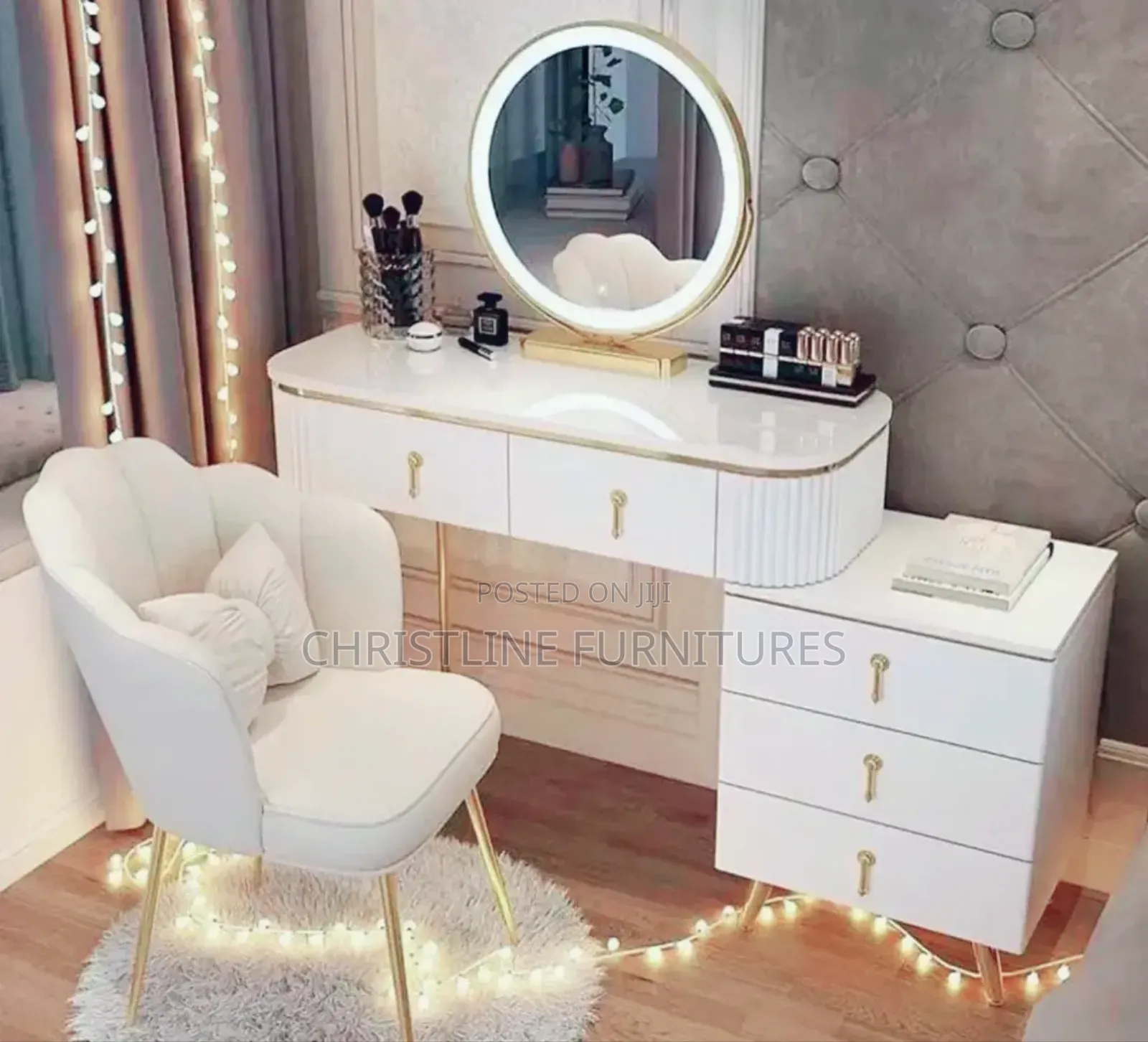 Beautiful Mirror Console