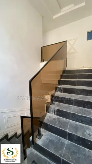 Tinted Staircase Glass Railing