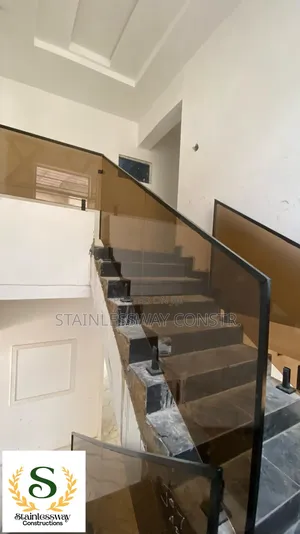 Tinted Glass Railing: A Touch of Class Excellence