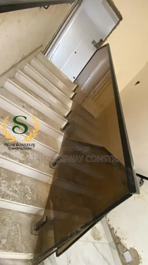 Glass Tinted Railing : A Symbol of Luxury