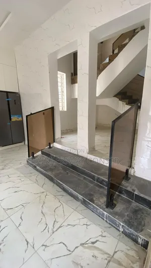 Tinted Glass Railing : Experience the Beauty of Glass Rail