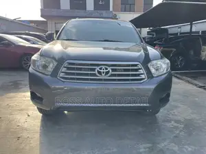 Toyota Highlander Base 2010 Gray