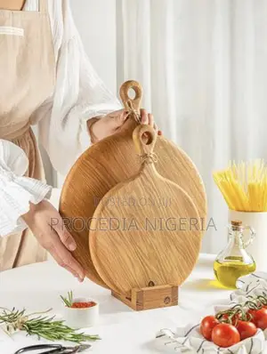 Round Wooden Serving/Chopping Board