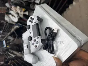 White Playstation 4 Slim
