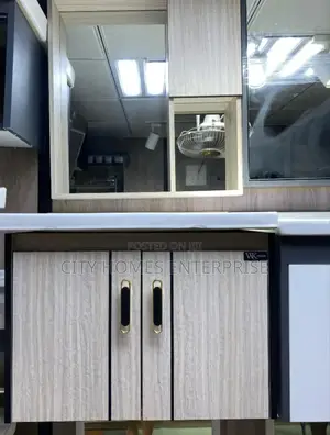 Quality Cabinet Basin With Mirror