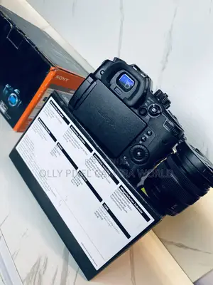 Panasonic Lumix Gh5 With Lens