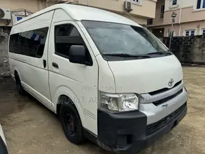 Toyota HiAce 2016 White