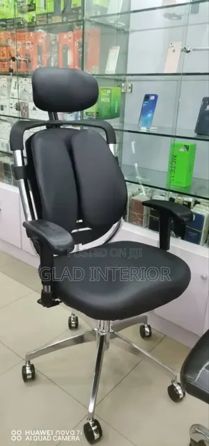 Boss Kidney Chair