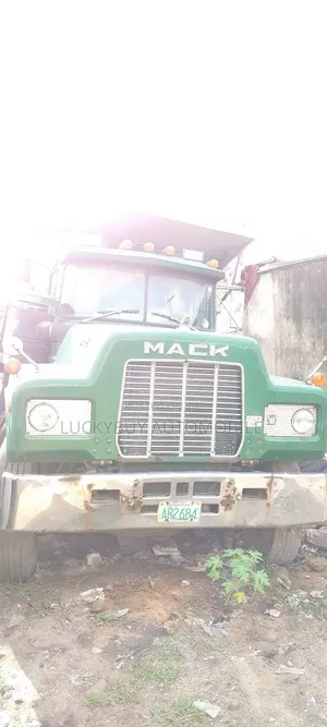 Mack R Model 14 Tires Tipper