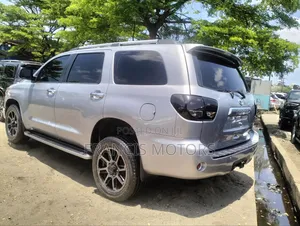 Toyota Sequoia Platinum 4x4 2018 Silver