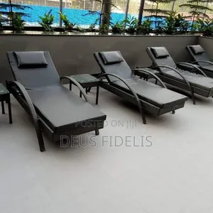 Rattan Swimming Pool Foldable Pool Bed With Side Stool