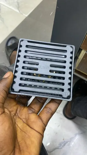 Black Floor Drain (10cm)