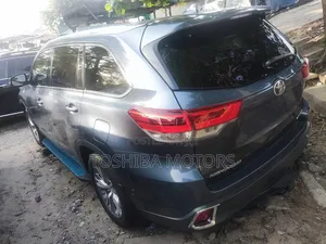 Toyota Highlander Limited Platinum 4dr SUV (3.5L 6cyl 6A) 2015 Blue