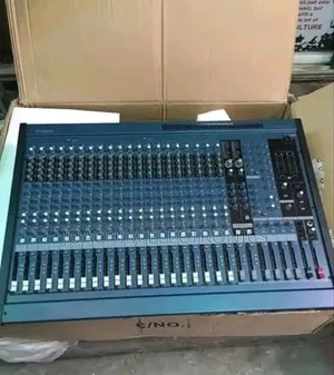 24 Channels Yamaha Mixer
