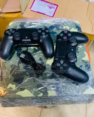 Uk Used Ps 4 Slim 500gb With 2 Pads and 13 Games