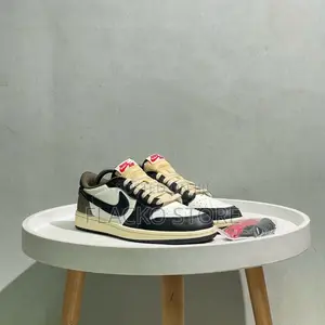 Original Air Jordan 1 Low Mocha Sneakers