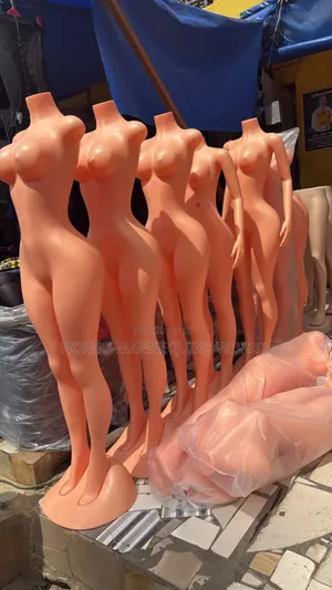 Armless Big Bum Bum Size 12 Plastic Mannequin