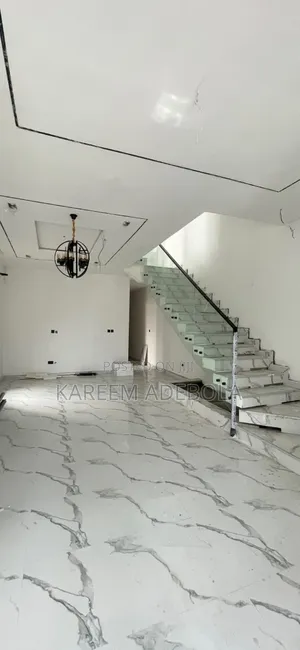 Furnished 4bdrm Duplex in Idado for sale