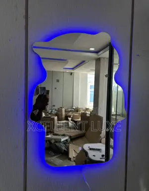 Small Size Panda Shape Mirror With 3 Lights