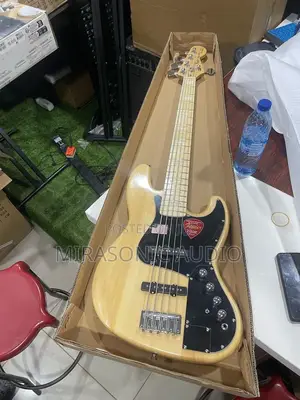 Fender Jazz Bass