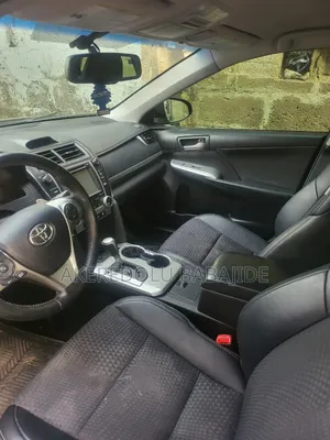 Toyota Camry SE 4dr Sedan (2.5L 4cyl 6A) 2015