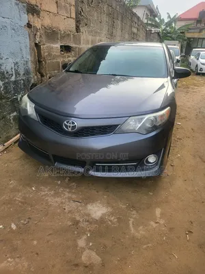 Toyota Camry SE 4dr Sedan (2.5L 4cyl 6A) 2015
