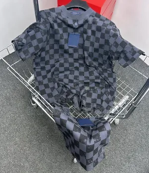 Original Luxury Men's Round Neck Louis Vuitton Well Branded
