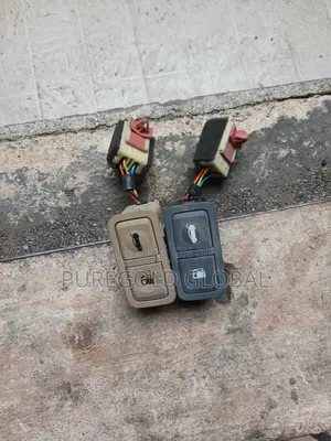 Boot and Fuel Tank Button for Sonata