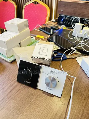 Black And White Glass Volume Controller