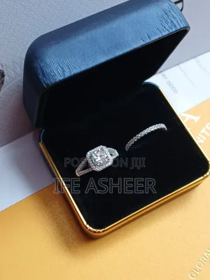 Queen Set Of Mossanite Diamond Stone Wedding Ring - Silver