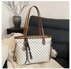 Trendy Single Shoulder Underarm Women's Tote Bag