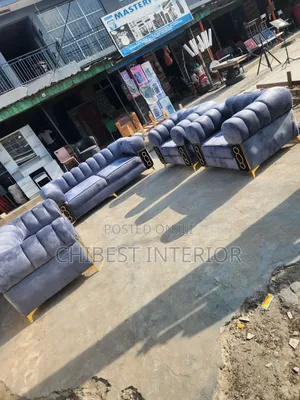 Upholstery Padded 7 Seaters Couch.