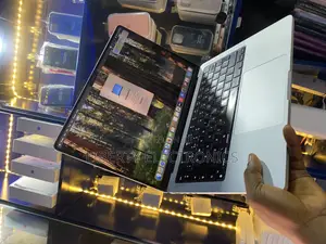 Laptop Apple MacBook Pro 2021 M1 16GB Apple M1 Pro SSD 1T