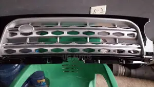 Front Grill Land Rover Lr3 (Lr5 Type)