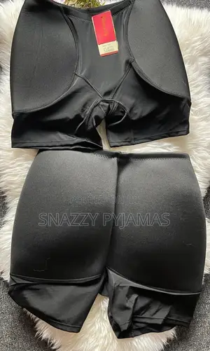 Padded Hips and Bumbum