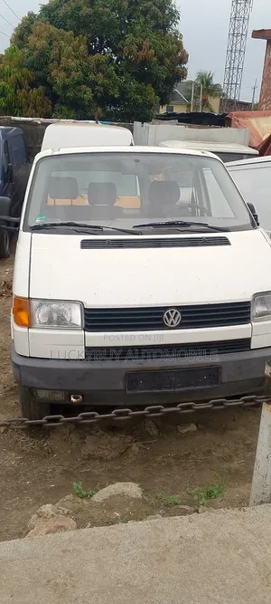 Volkswagen Transporter 2002 White