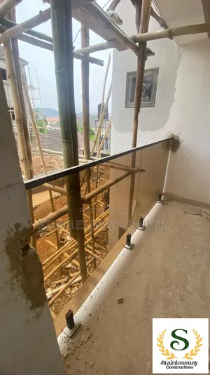 Tinted 10mm Tampered Glass Railing With Black Spigot Base