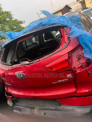 Kia Sportage 2013 Back Glass We Deliver and Install