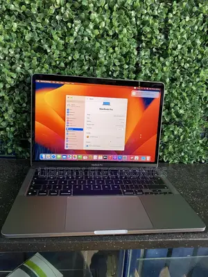Laptop Apple MacBook Pro 2022 M2 8GB Apple M2 SSD 256GB
