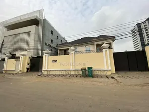 16bdrm Townhouse/Terrace in Adeola Odeku for sale